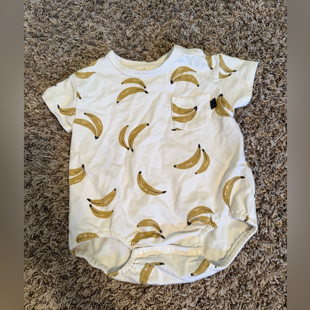 Baby banana bubble romper